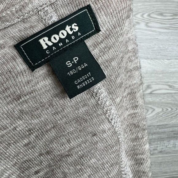 Roots Canada Women’s Small Gray Open Sides Sweater Wool Blend Unique Sweatshirt - Picture 5 of 7
